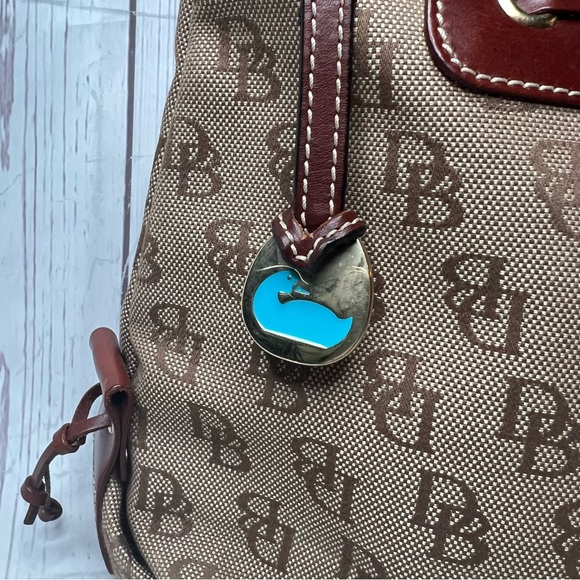 Dooney & Bourke Vintage Classic Logo Shoulder Bag Signature DB - Picture 9 of 15